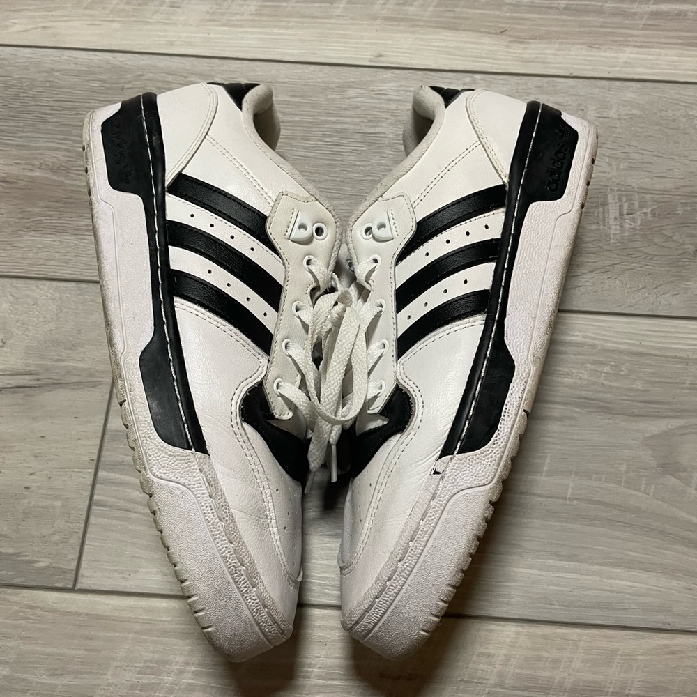 Adidas Rivalry Low size 11.5 - Picture 3 of 4